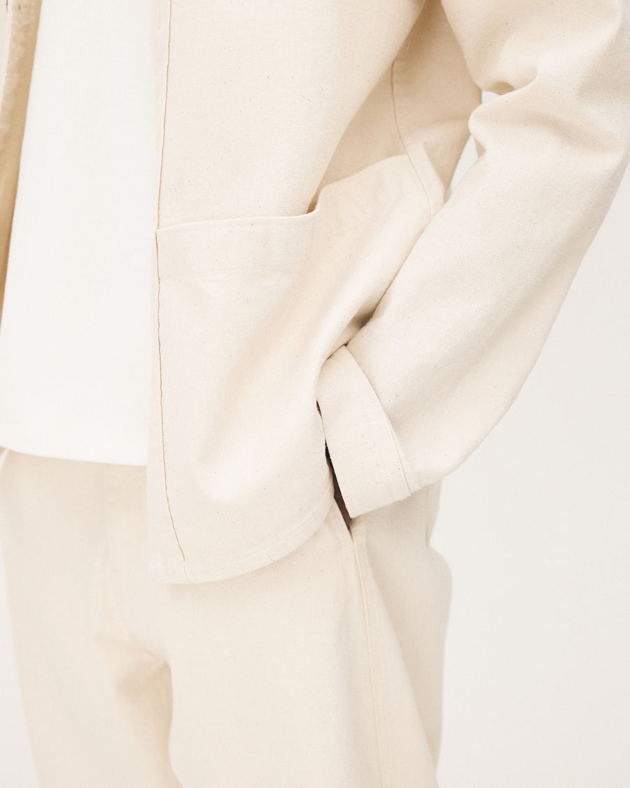 Kin Ecru, surchemise en coton biologique, fibre d’ananas et lyocell NOYOCO, detail ss26 studio