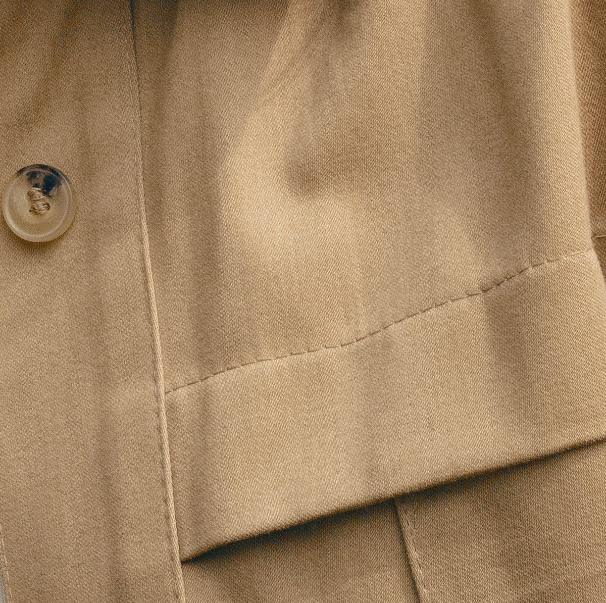 matière manteau trench beige