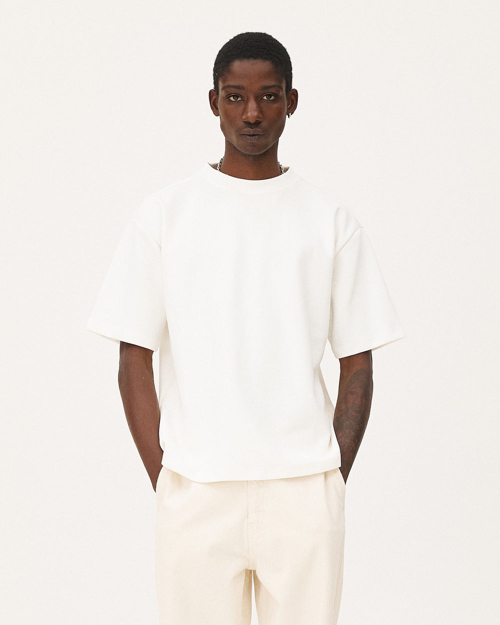 Tanger Ecru, t-shirt en coton biologique NOYOCO, homme ss26 studio