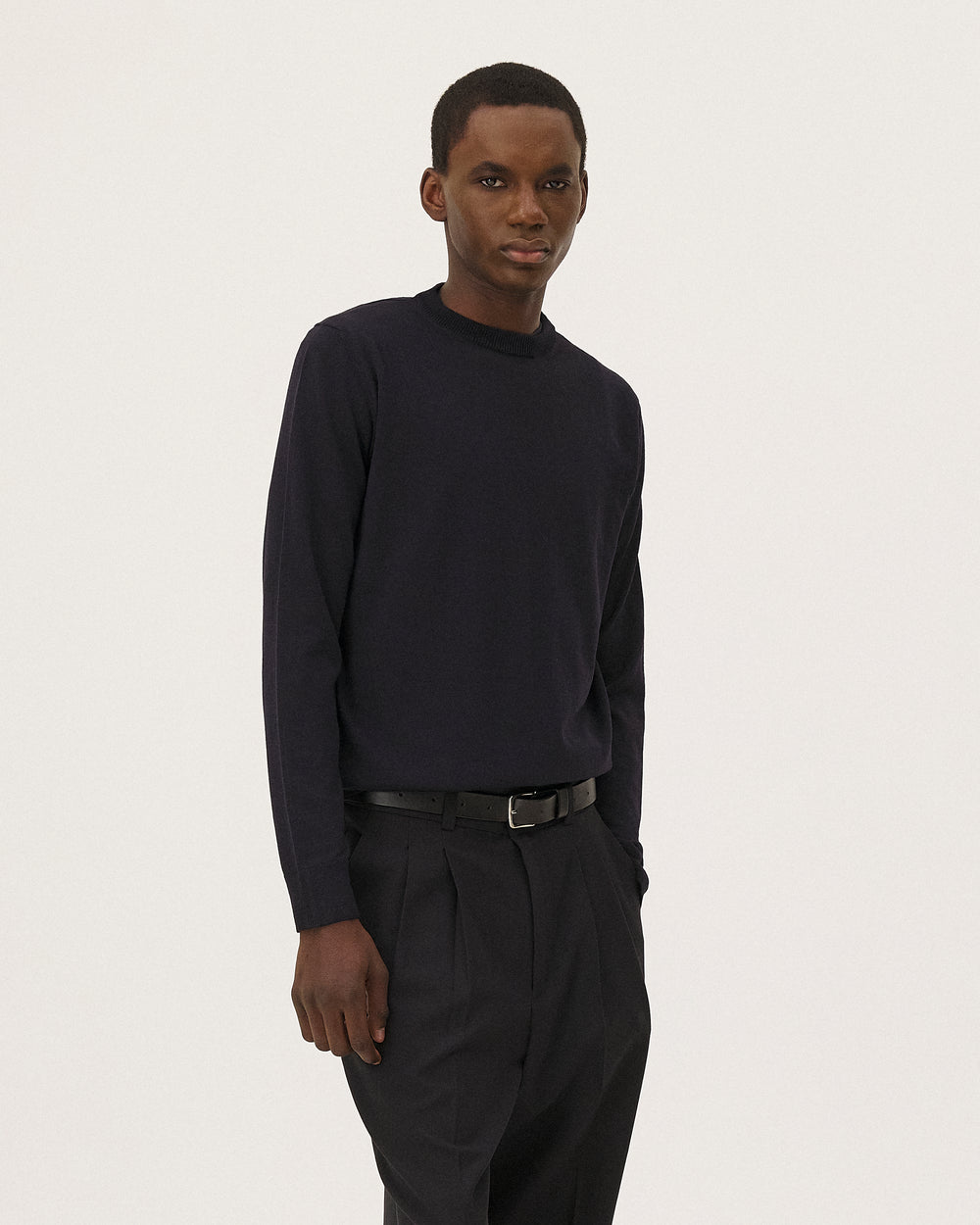 Tunis Navy, pull en laine mérinos et coton biologique NOYOCO, homme AW26 studio