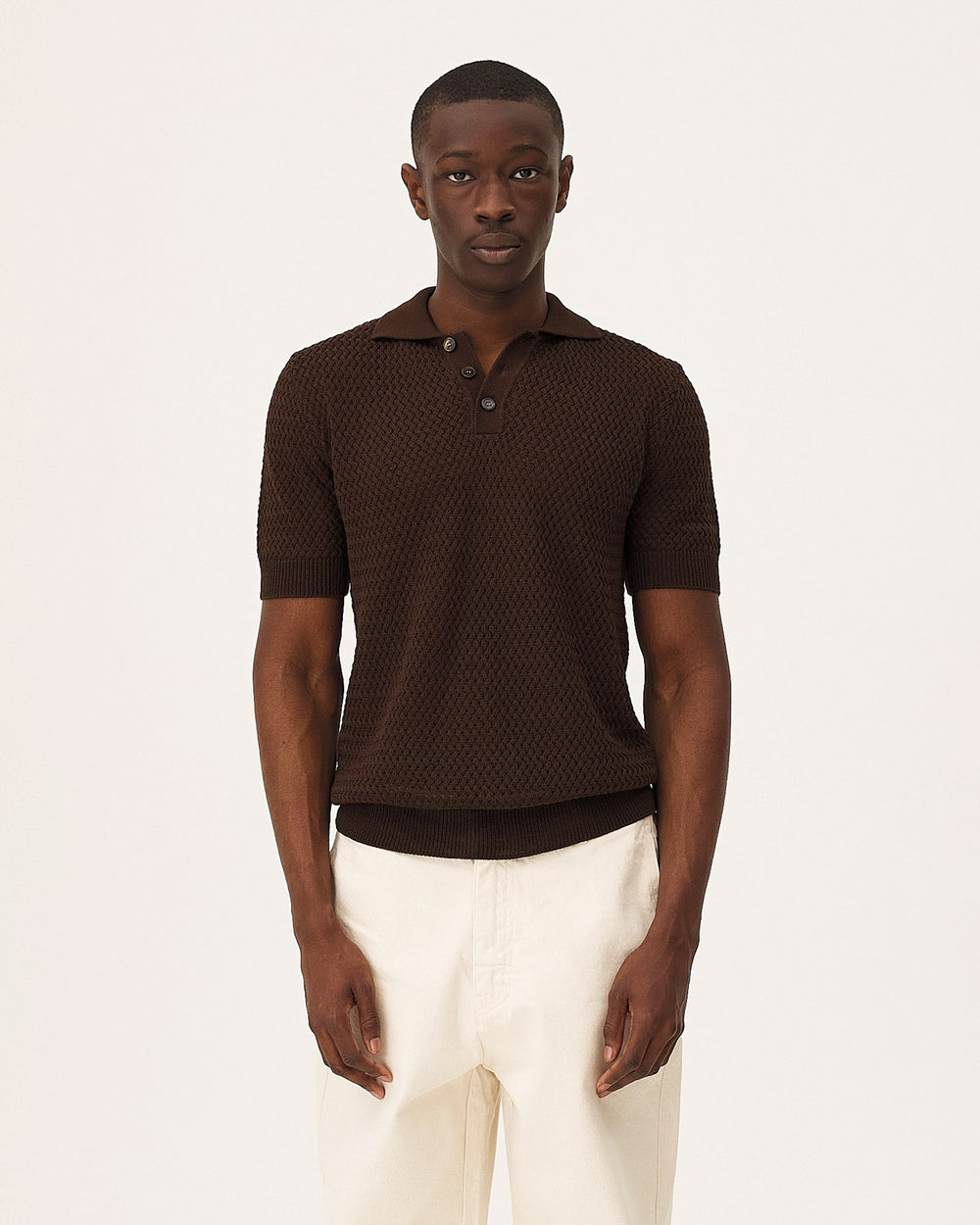 Haring Brown, polo en coton biologique NOYOCO, homme ss26 studio