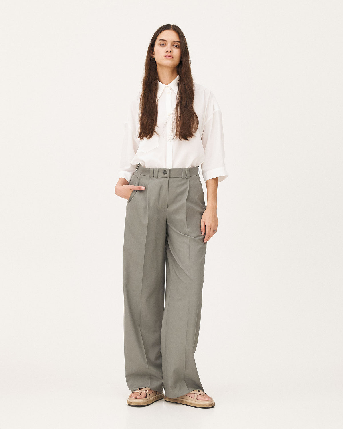 Vils Eucalyptus, pantalon en laine vierge NOYOCO, femme ss26 studio