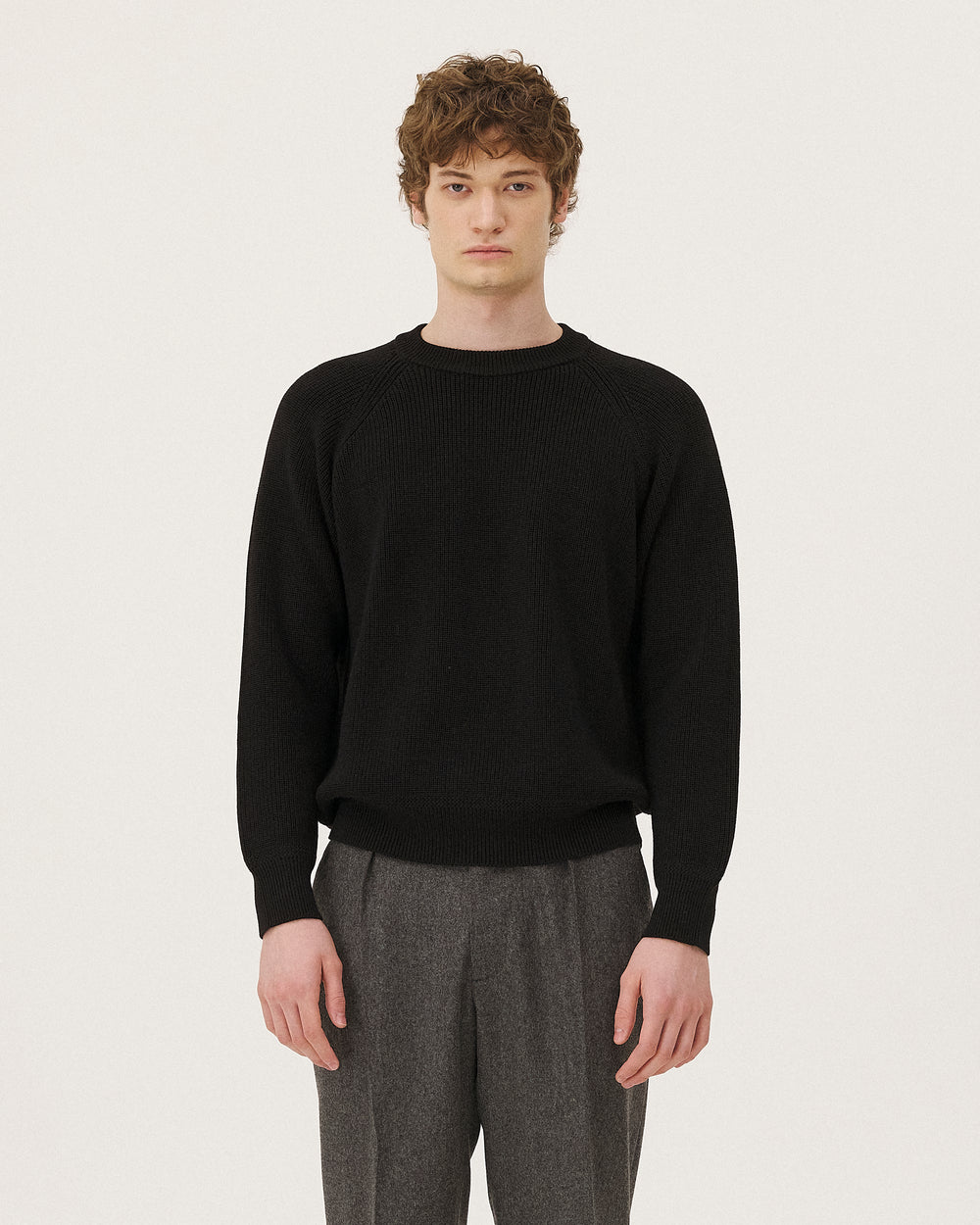 Oslo Noir NOYOCO, porté homme AW26 studio, vue 01