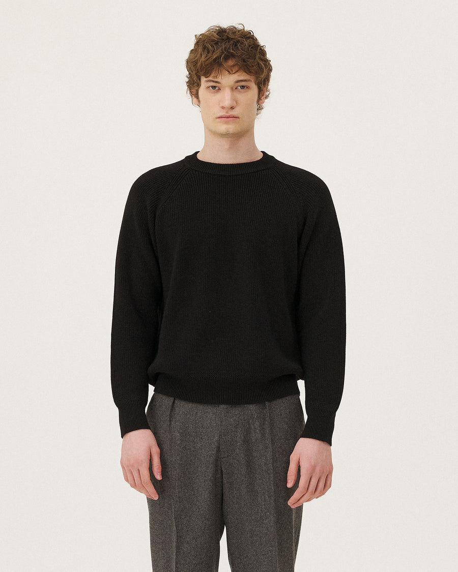 Oslo Noir NOYOCO, porté homme AW26 studio, vue 01