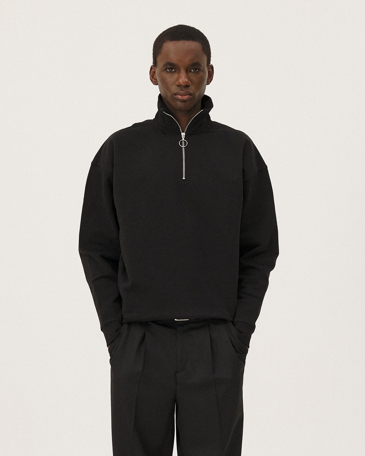 Omaha Noir NOYOCO, porté homme AW26 studio, vue 01