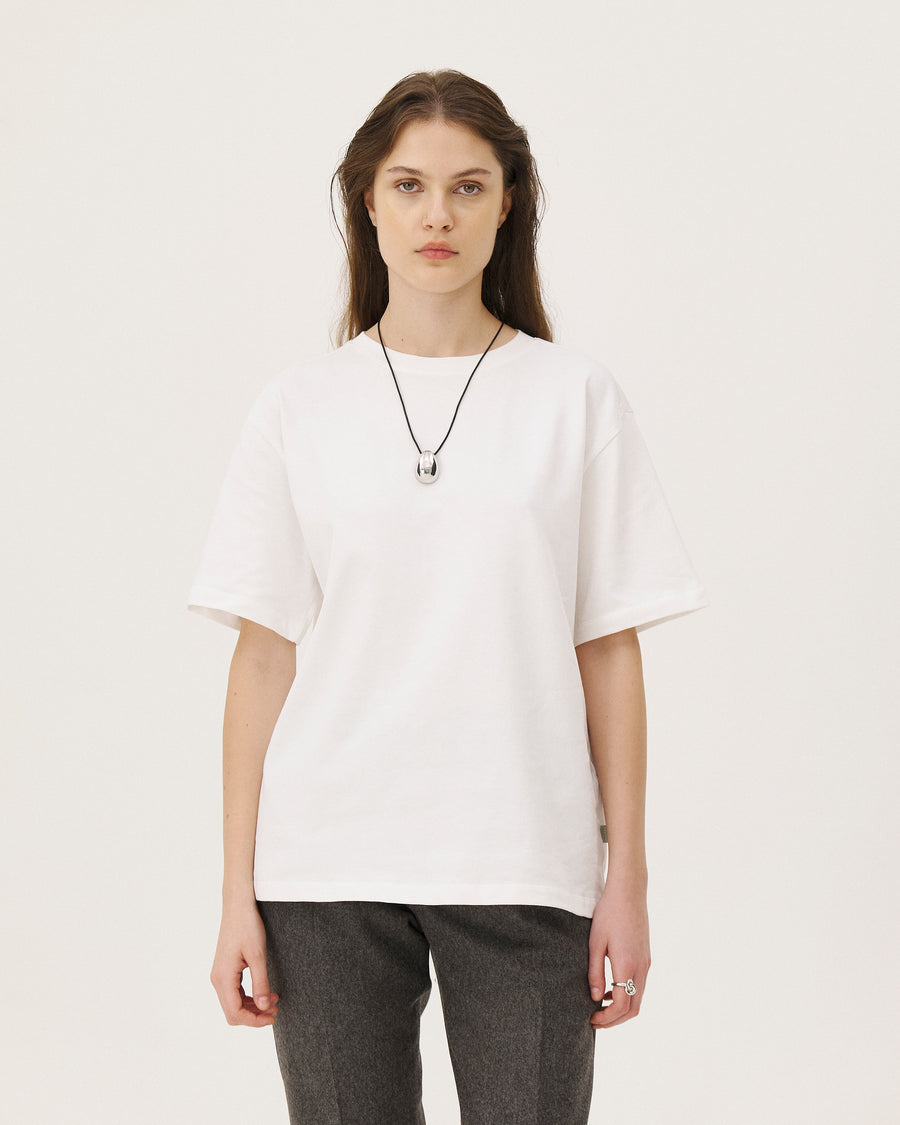 Gumi Blanc cassé NOYOCO, porté femme AW26 studio, vue 02