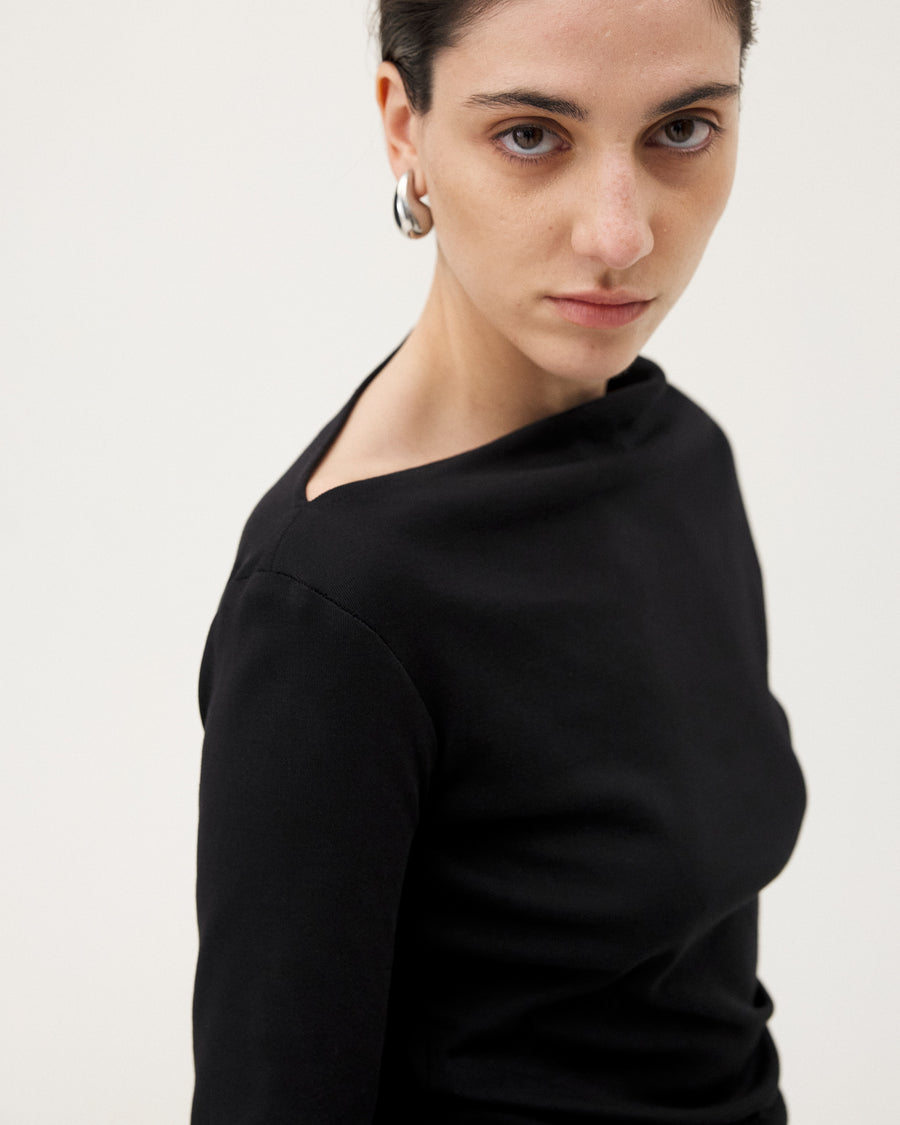 Elia Black, top en coton upcyclé NOYOCO, detail AW25 studio