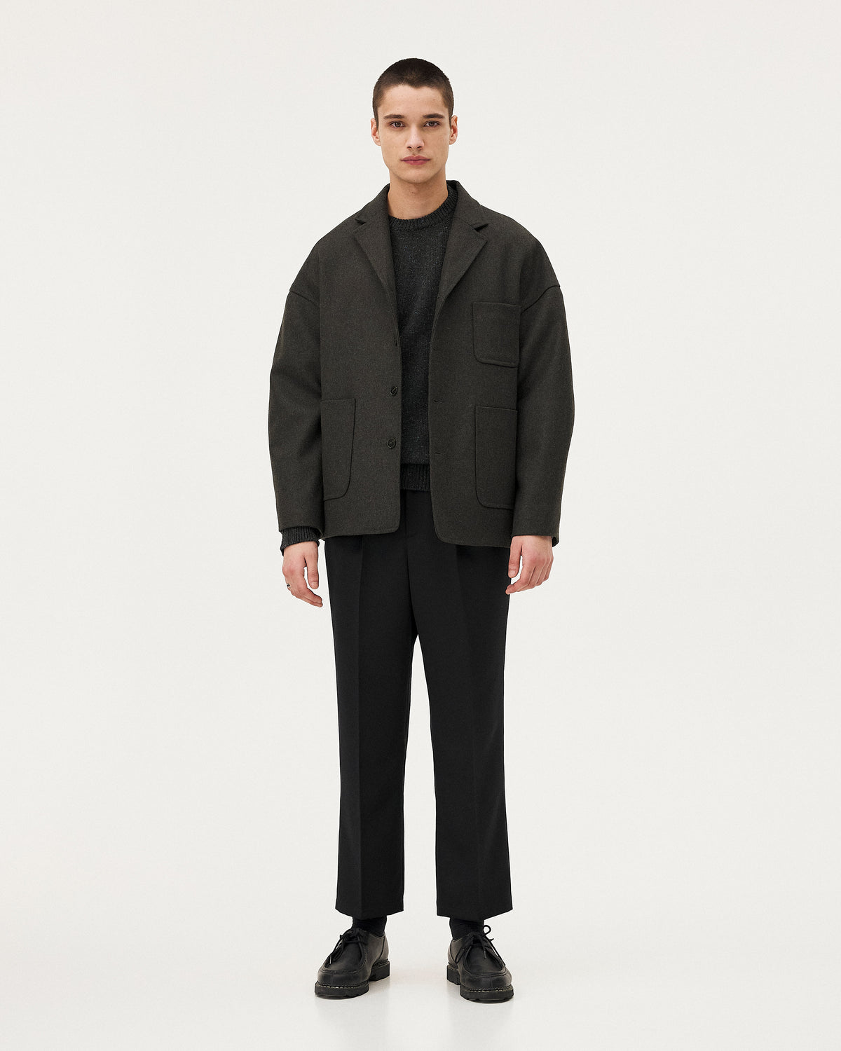 Antwerp Dark forest, manteau en laine et cachemire recyclés NOYOCO, homme AW25 studio