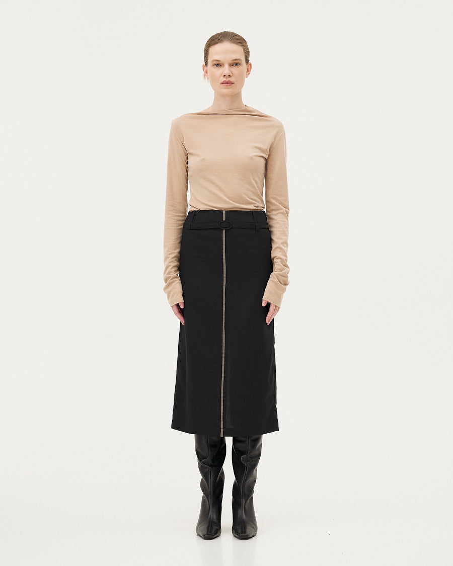 Elia Camel, top en viscose upcyclée NOYOCO, femme AW25 studio