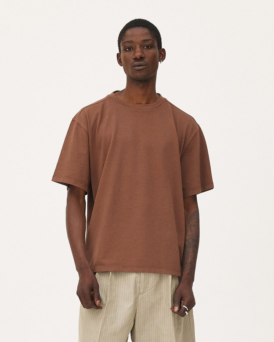 Gumi Mocha t-shirt, SS26 menswear studio look