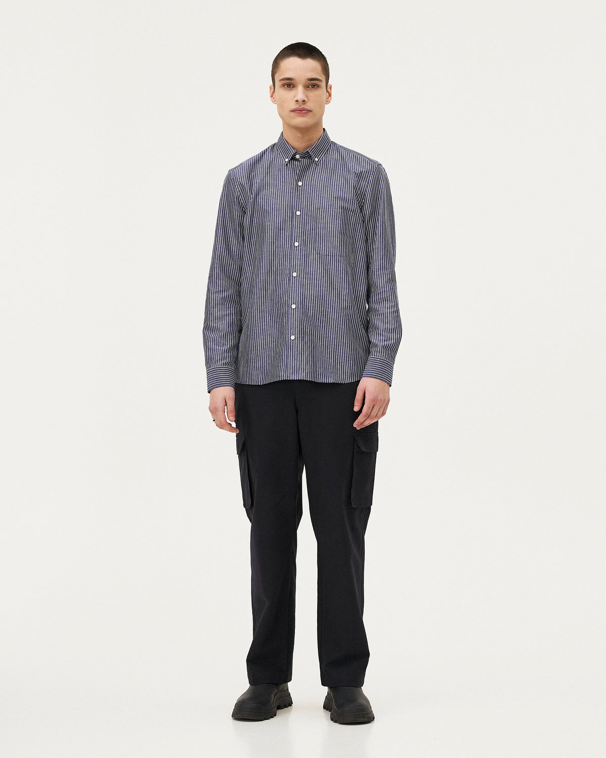 Curtis Blue stripes, chemise en coton upcyclé NOYOCO, homme AW25 studio